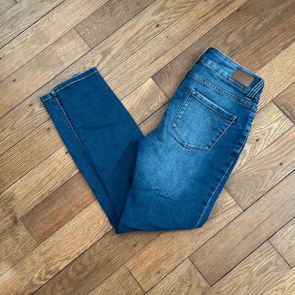 Tahari Denim - Tahari high rise skinny jeans